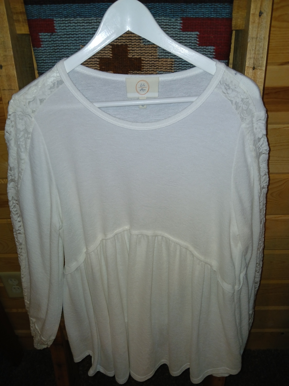 Ella 'Sundance' White Lace-Sleeve Peplum Tunic